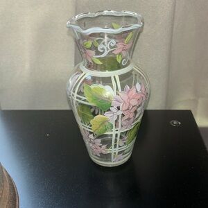 Vintage Tracy Porter Vase Hand Made And Hand  Painted Glass Floral Drago…